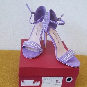 Purple shoes with bling and pearls. Sz. 10